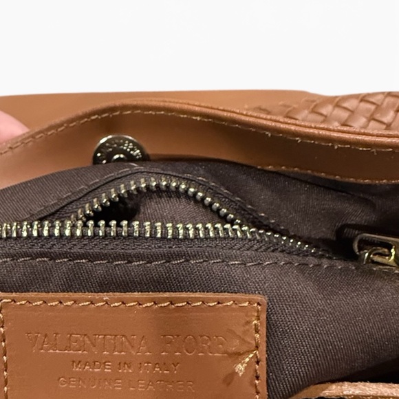 Valentina Fiore Woven Italian Leather Bucket Handbag - Picture 6 of 7